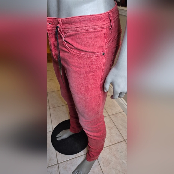 Diesel Men's Bold Red Skinny Jeans - Picture 13 of 15